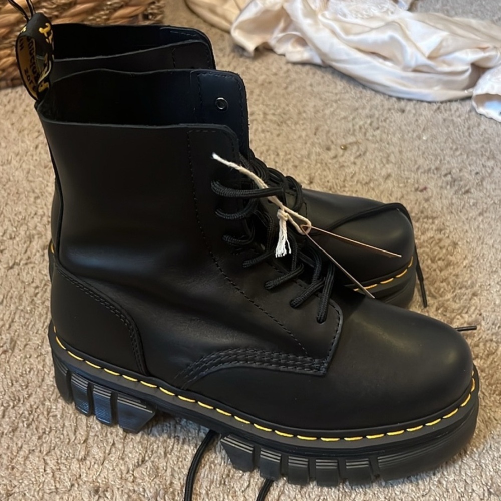 Dr. Martens Docs Napa platform black boot size 40